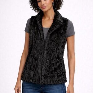 Bagatelle Black Faux Fur
Vest | Boho Chic | Edgy
Street Luxe Layer | Size M